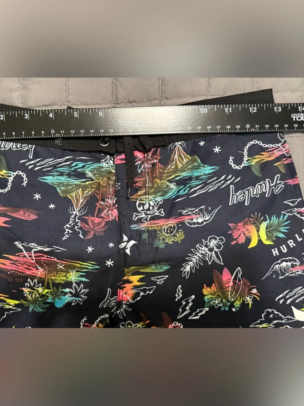 Hurley Boy's Board Shorts Tropical Floral Surf Skull Palm Tree Print Size 10/25